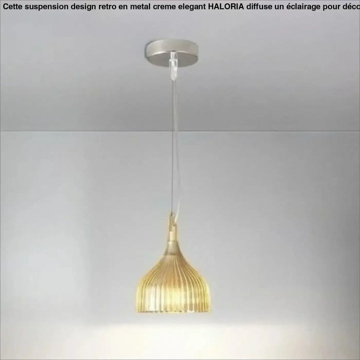 Suspension luminaire aurys en verre nervuré doré avec abat-jour côtelé en cloche et monture plafond argentée