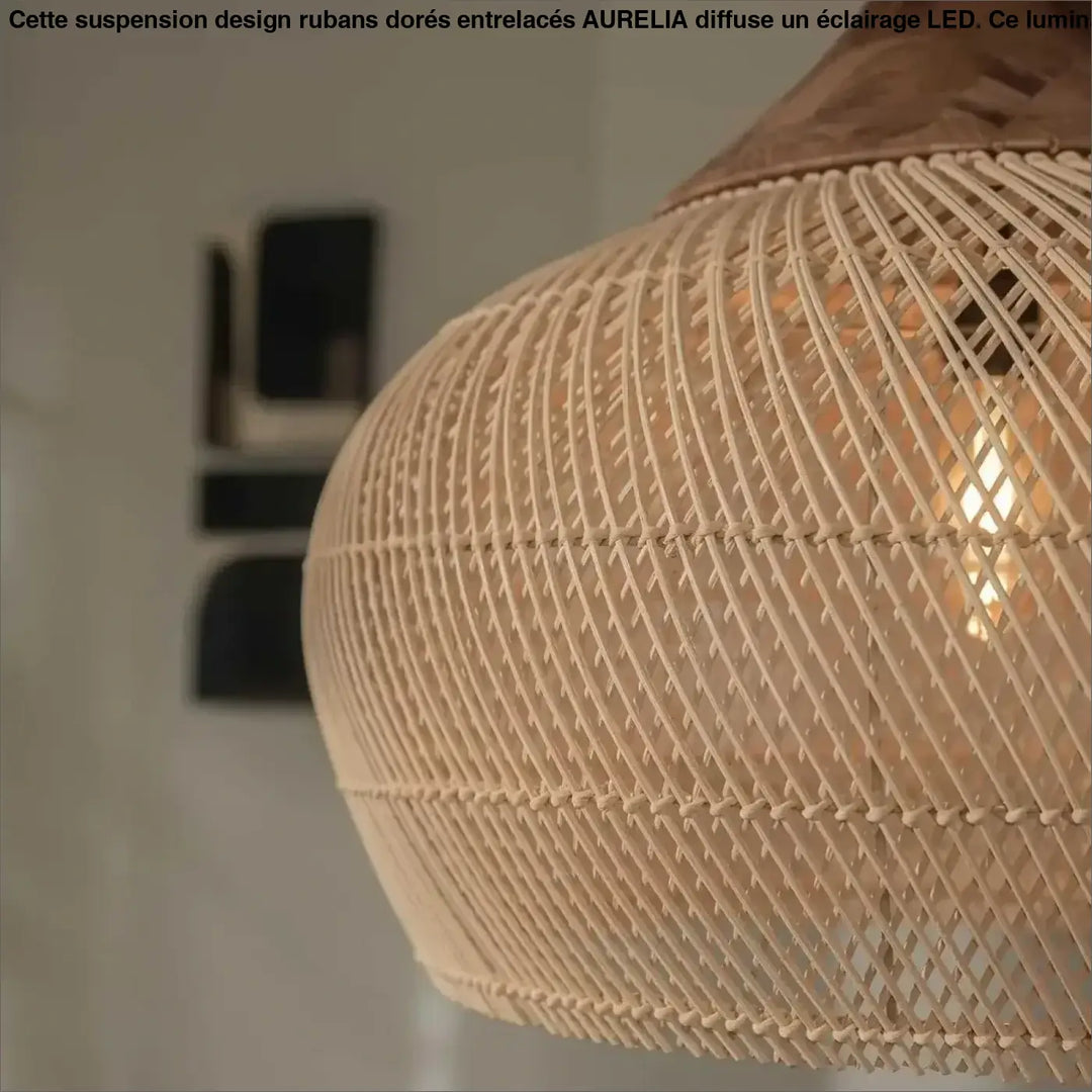 Suspension Artisanale Tressée En Forme De Chapeau

