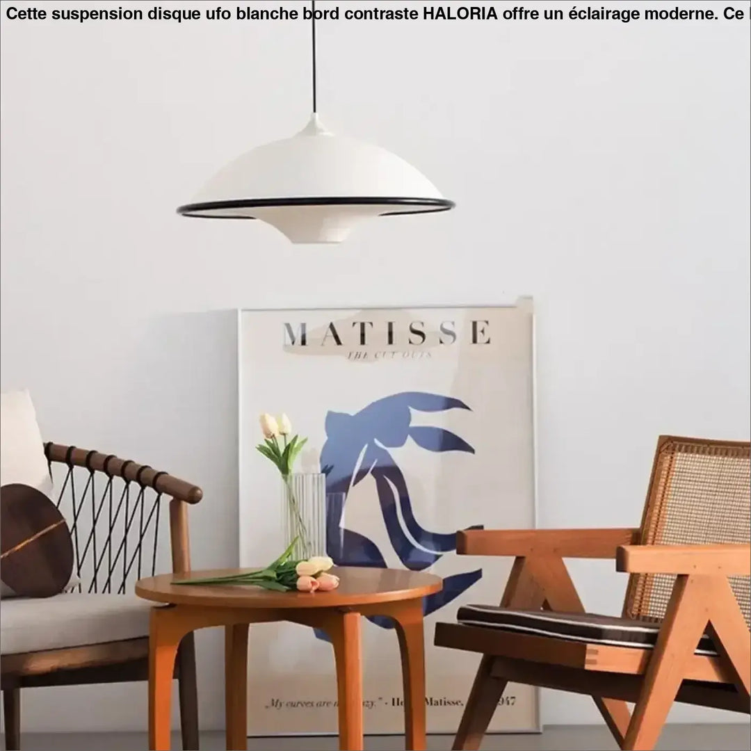 Suspension disque UFO blanche bord contrasté design moderne

