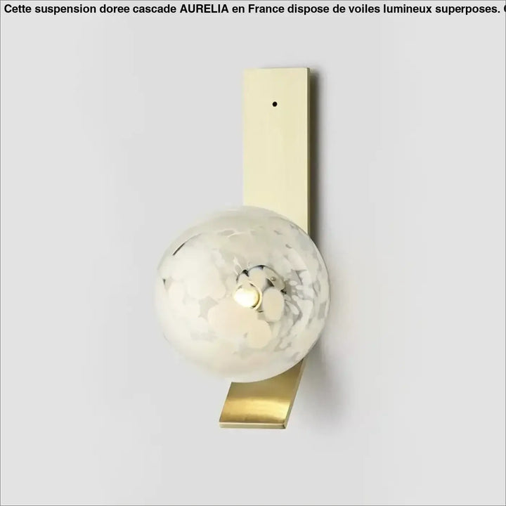 Applique Murale Verticale Dorée Avec Globes Soufflés Élégants