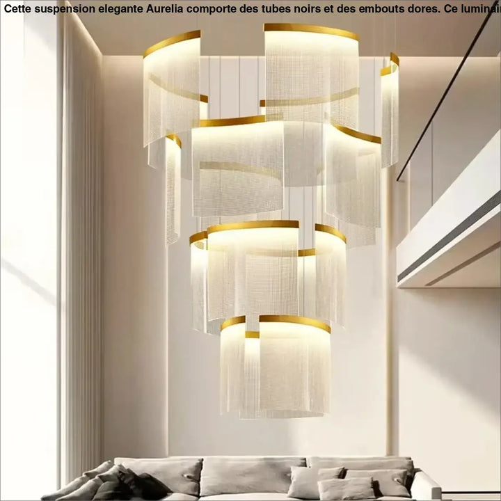 Suspension Dorée Cascade En Voiles Lumineux Superposés Élégance