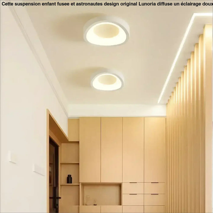 Plafonnier design led compact pour couloir moderne élégant
