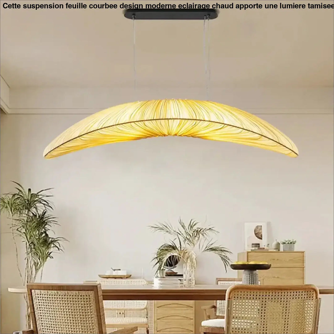 Suspension Feuille Courbée Design Moderne Éclairage Chaud

