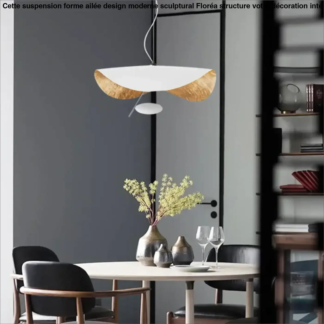 Suspension Forme Ailée Design Moderne Sculptural