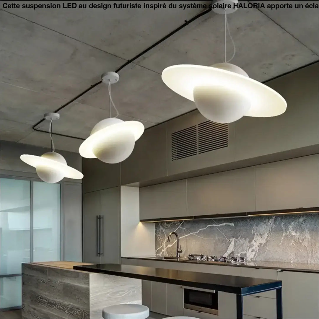 Suspension LED au design futuriste inspiré du système solaire

