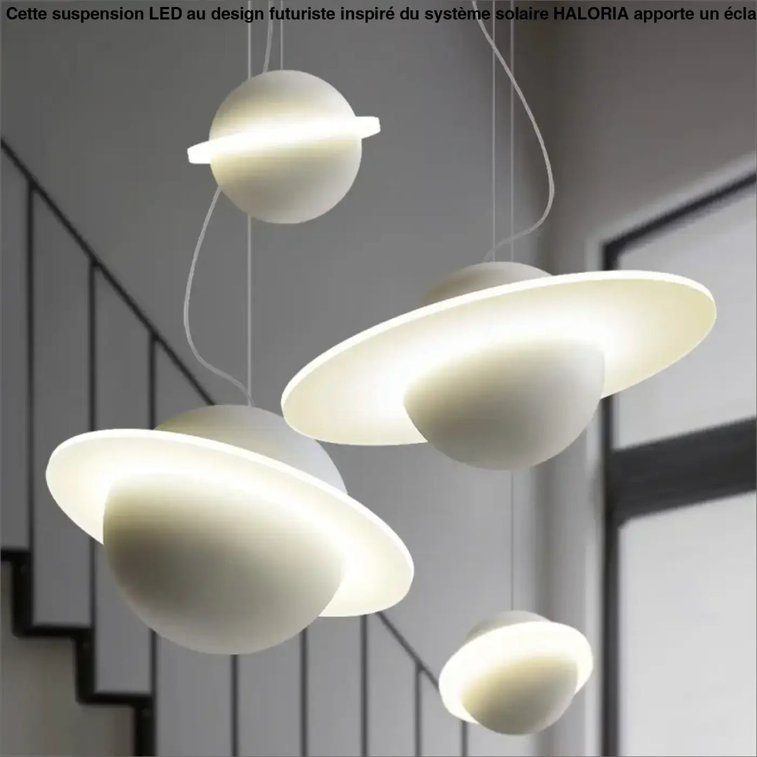 Suspension LED au design futuriste inspiré du système solaire

