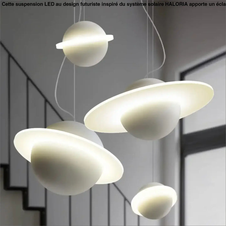 Suspension LED au design futuriste inspiré du système solaire


