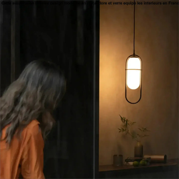 Suspension luminaire design moderne en métal doré et verre blanc

