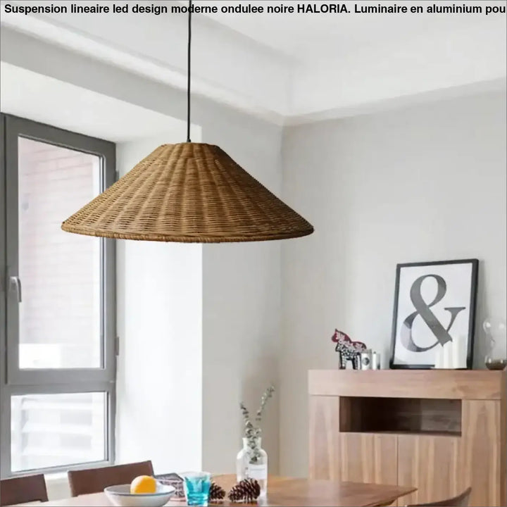 Suspension lineaire led en osier tressé marron naturel conique avec cordon noir design moderne haloria