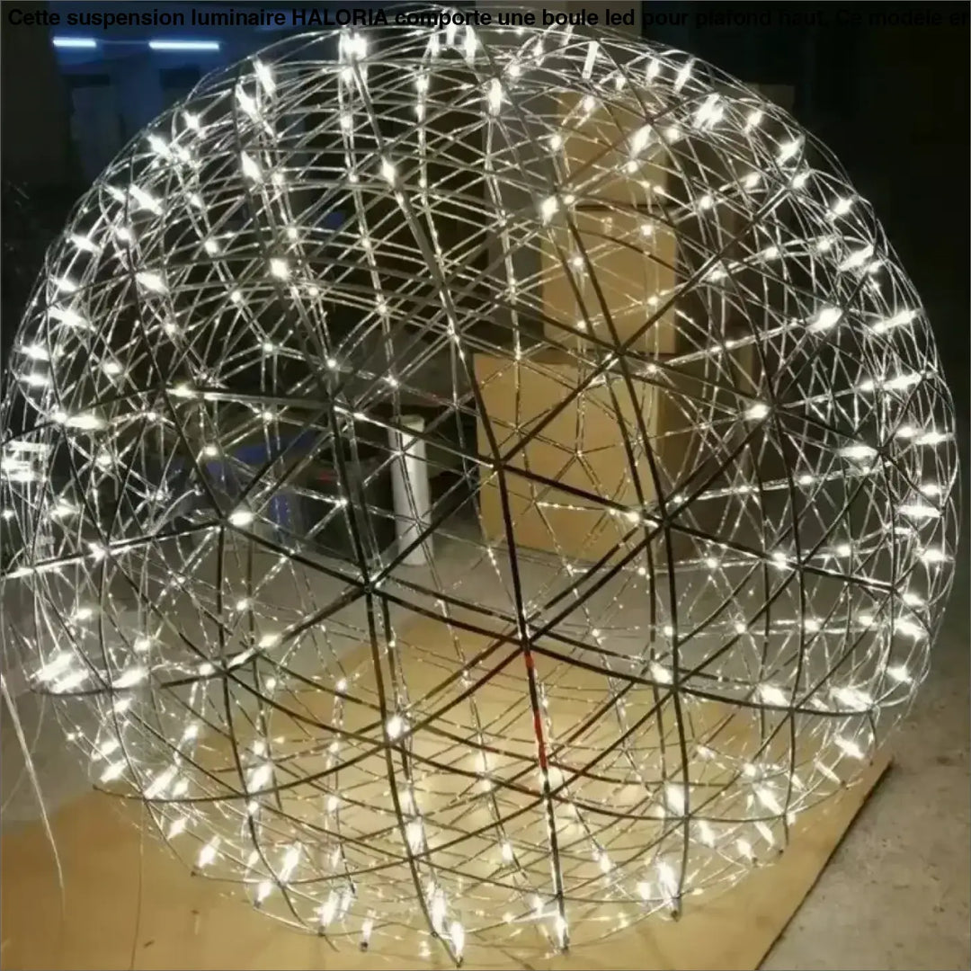 Suspension luminaire à boule LED pour grande hauteur sous plafond

