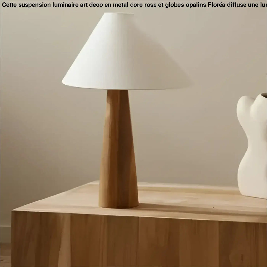 Lampe de table chenii avec abat-jour conique blanc et base en bois effilée pour un style naturel minimaliste