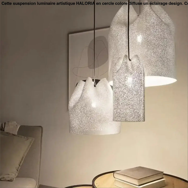 Suspension luminaire design en verre givré blanc élégant