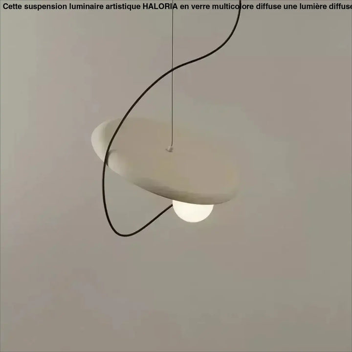 Suspension design moderne avec abat-jour rond et boule lumineuse


