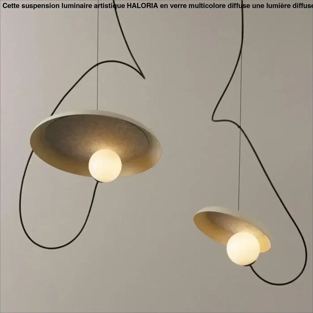 Suspension design moderne avec abat-jour rond et boule lumineuse

