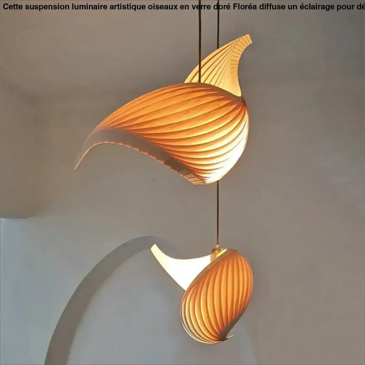 Suspension organique en bois sculptural ambiance chaleureuse