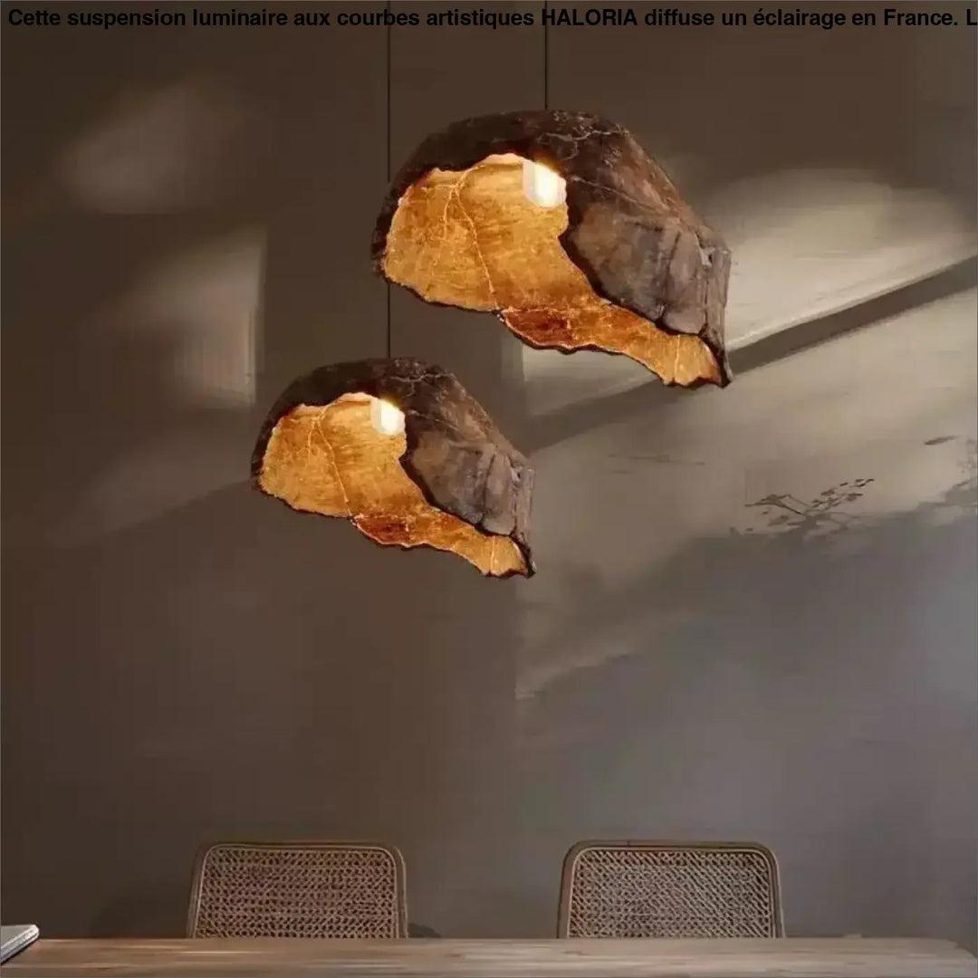 Deux suspensions luminaires contemporaine litha en forme organique brun foncé avec intérieur doré lumineux