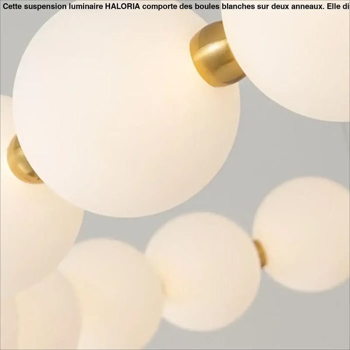Suspension Luminaire Avec Des Boules Blanches Sur Deux Anneaux