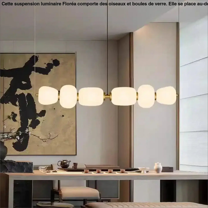 Suspension luminaire avec boules en verre et support en laiton chic