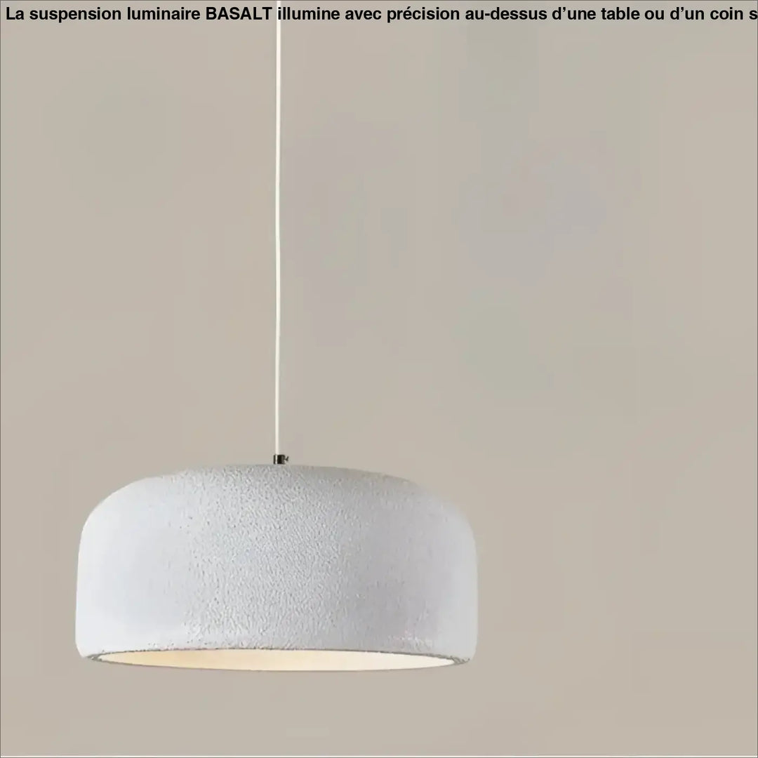 Suspension luminaire basalt blanc minimaliste avec finition mate texturée style wabi-sabi relief minéral