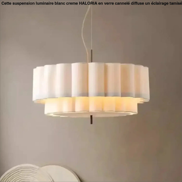 Suspension luminaire blanc crème en forme de cannelé moderne

