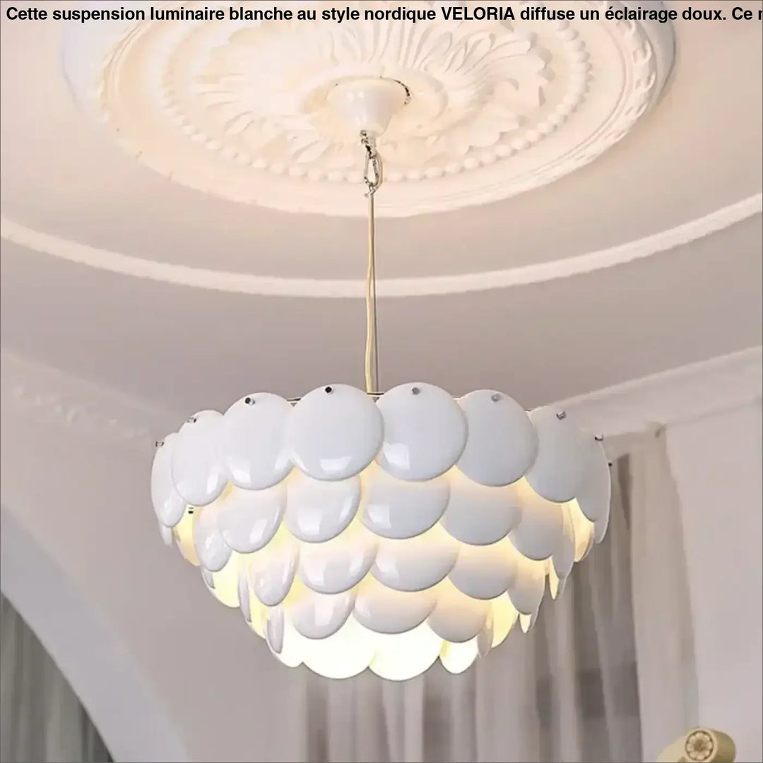 Suspension luminaire moderne en verre blanc sculpté élégant