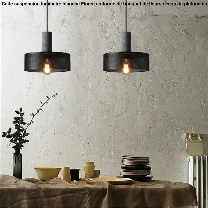 Suspension luminaire blanche floréa en maille noire avec ampoules à filament apparentes style bouquet de fleurs