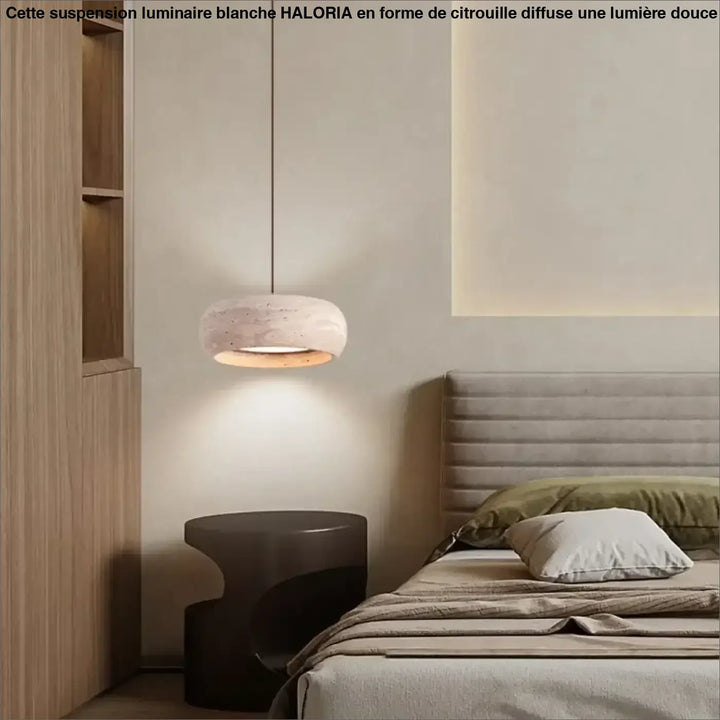 Suspension luminaire blanche moderne en céramique texturée ivoire avec une lumière chaude et diffuse haloria