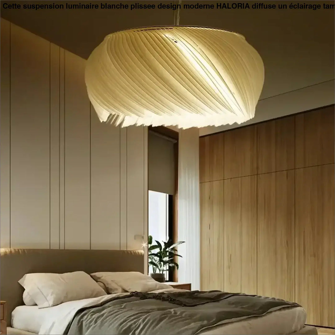 Suspension luminaire blanche plissée design moderne

