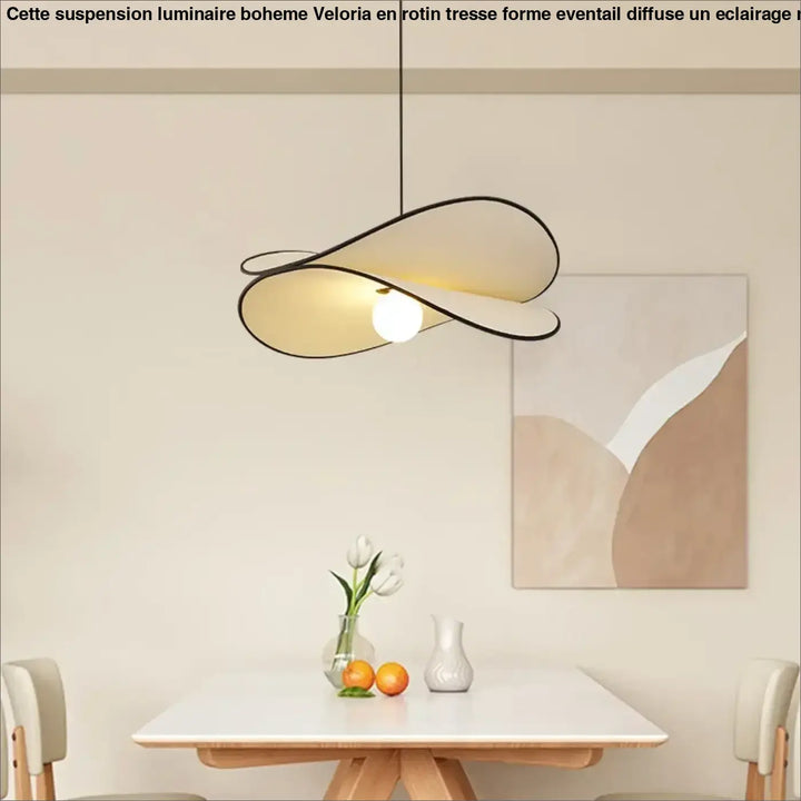 Suspension luminaire boheme en rotin tresse forme eventail avec design torsadé en tissu crème et cadre métal noir veloria