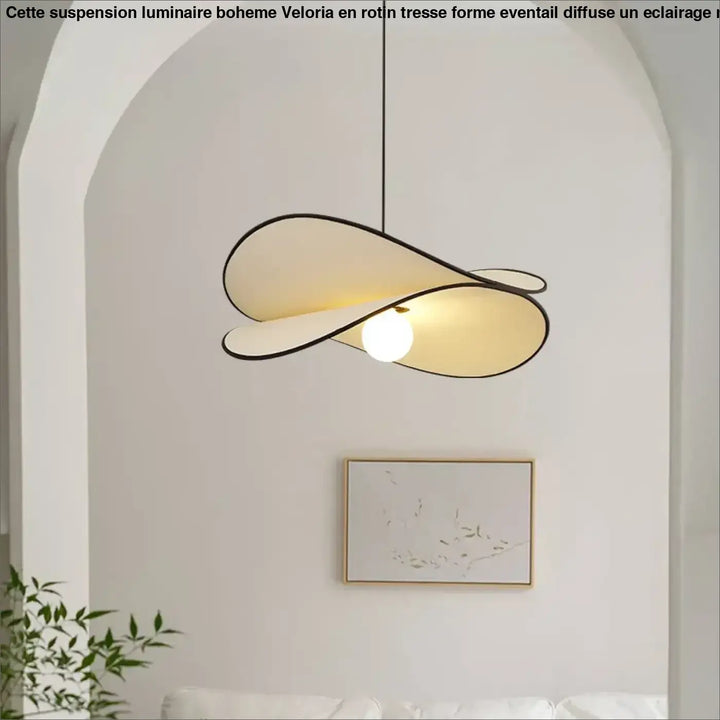 Suspension luminaire boheme en rotin tresse forme eventail cream color avec design abstrait et bordure noire
