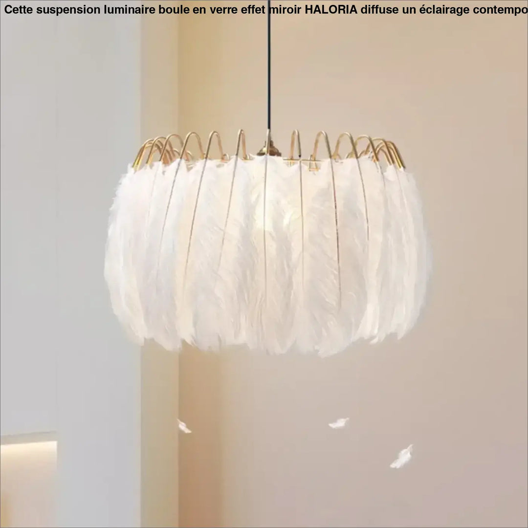 Suspension blanche à plumes style art déco élégance