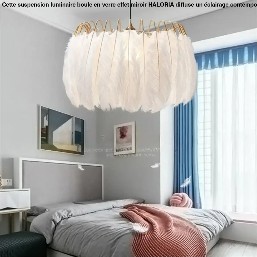 Suspension blanche à plumes style art déco élégance