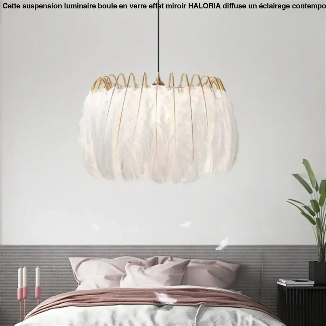 Suspension blanche à plumes style art déco élégance