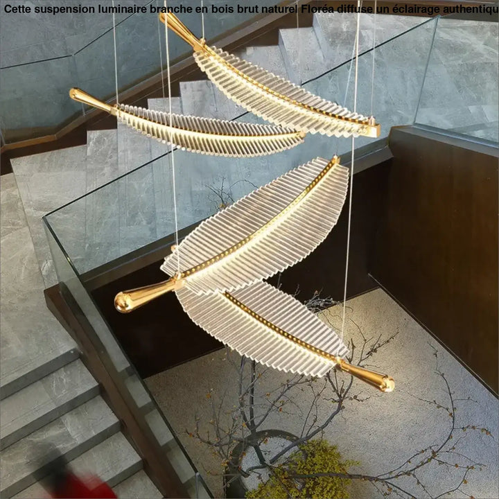 Suspension luminaire en forme de plume cristal et doré élégant
