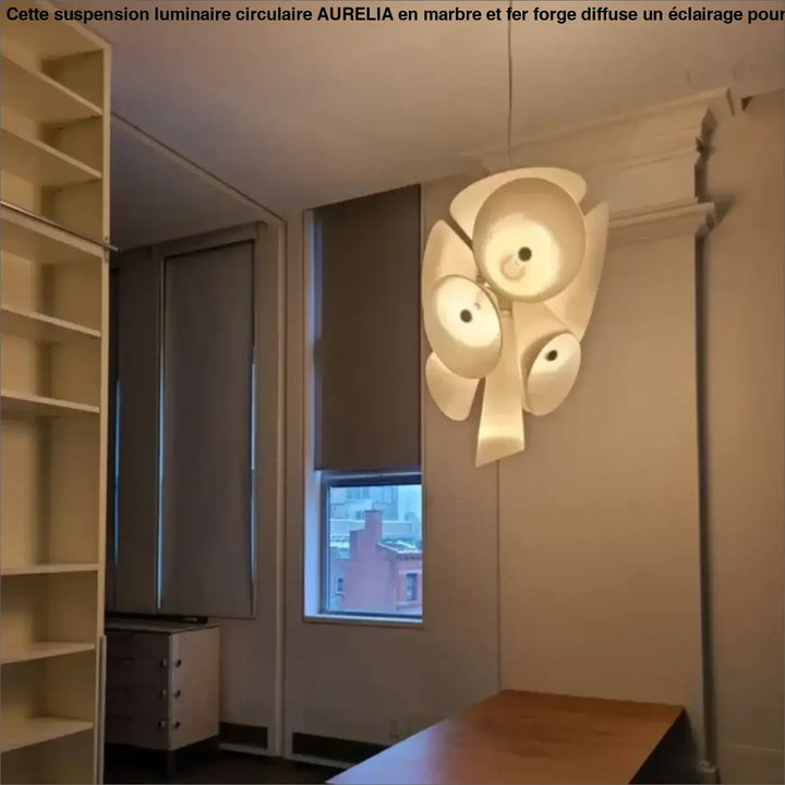 Suspension luminaire artistique en verre blanc effet fleur opalin