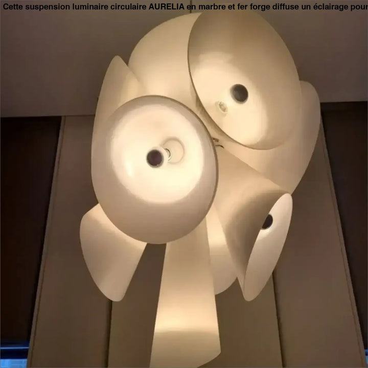 Suspension luminaire artistique en verre blanc effet fleur opalin