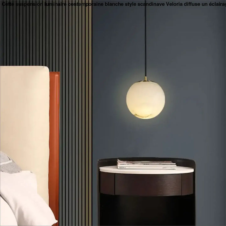 Suspension sphère lumineuse moderne blanc doré élégant