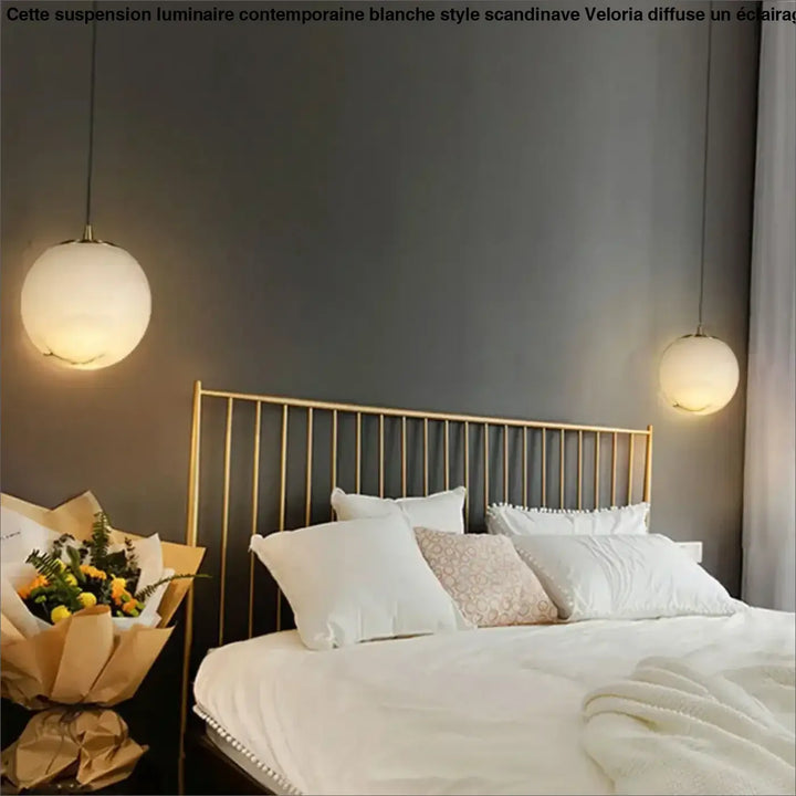 Suspension sphère lumineuse moderne blanc doré élégant