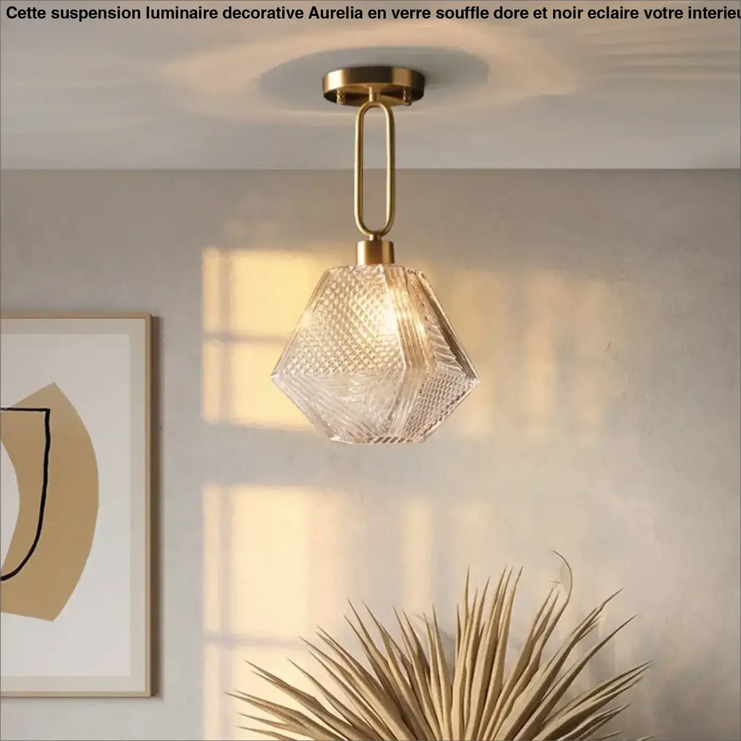 Suspension luminaire eclat en verre texturé hexagonal clair avec fixation en métal finition laiton et design élégant