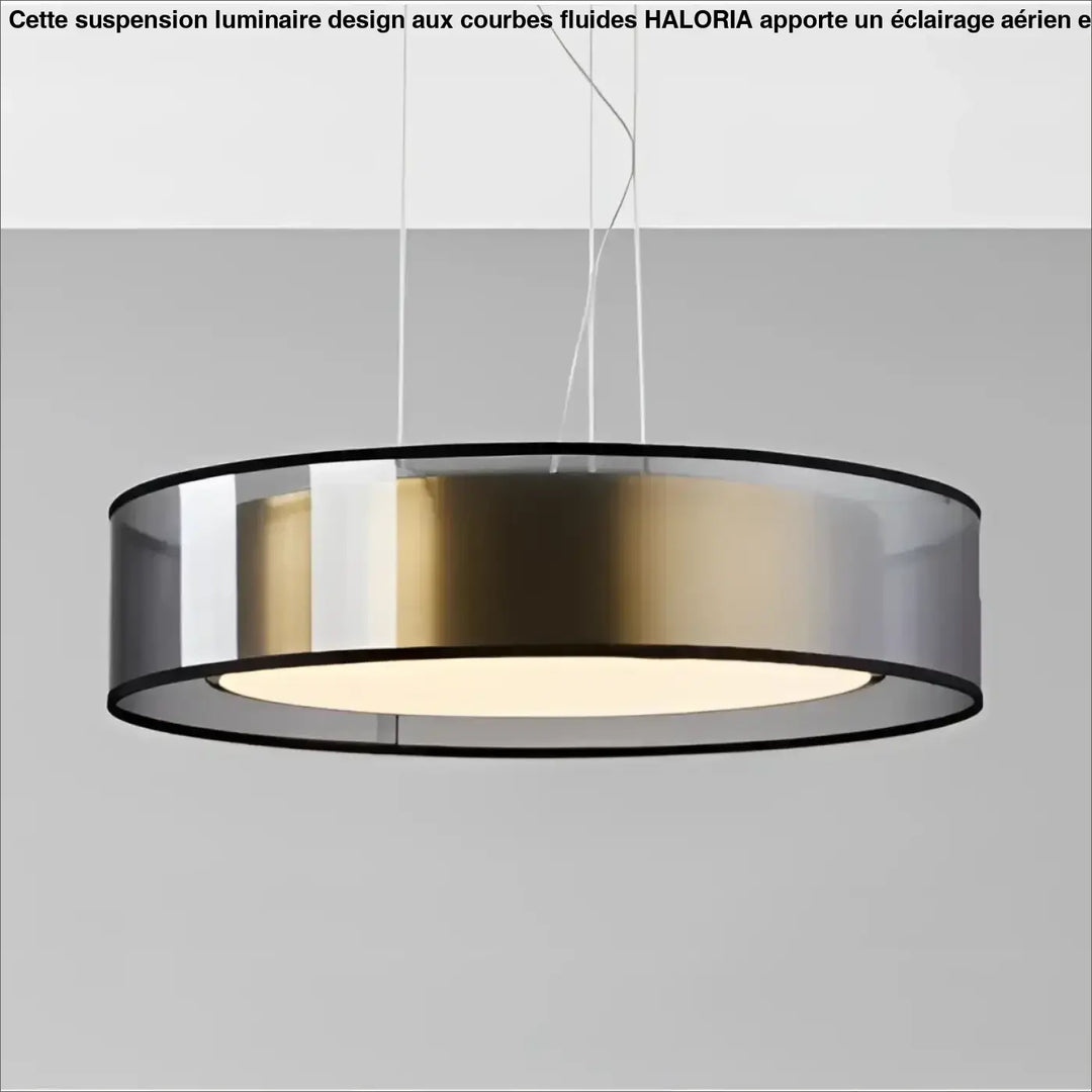 Suspension luminaire kylos avec cadre métallique doré et noir, verre fumé transparent et lumière chaude douce