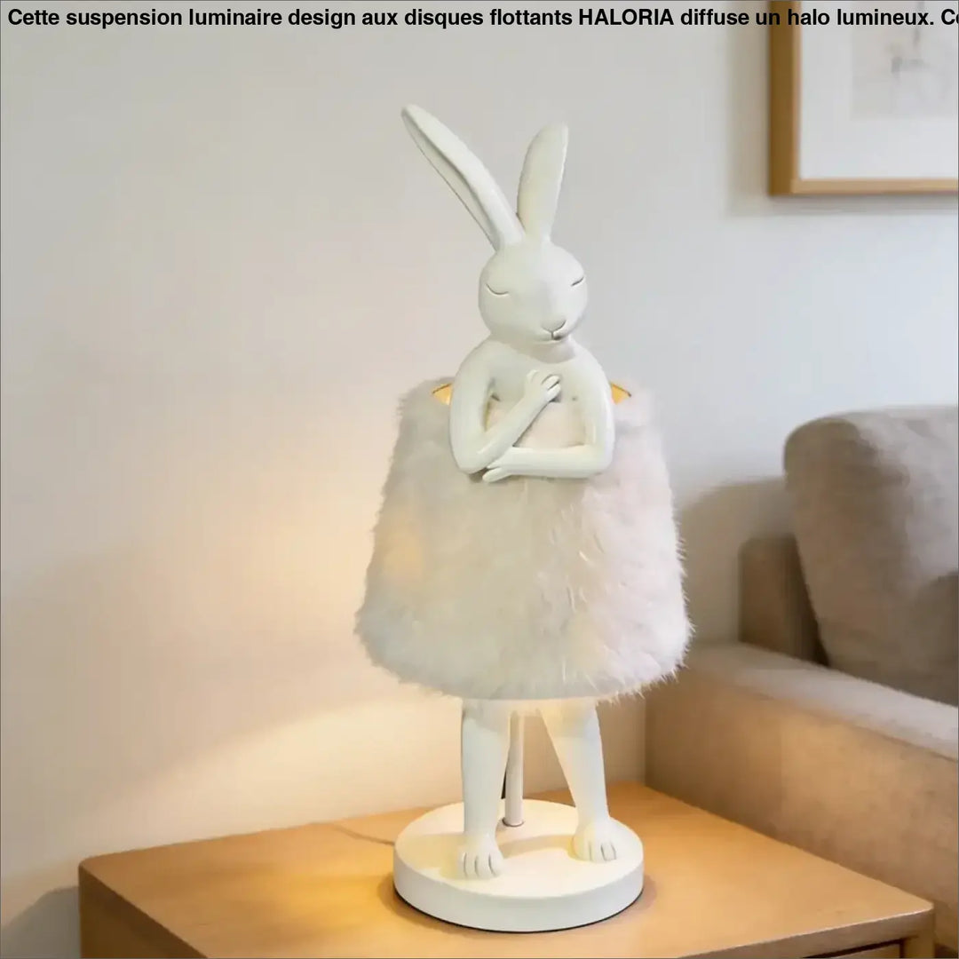 Lampe de table bunnya en céramique blanche avec jupe duveteuse blanche, objet décoratif et table décorative élégant