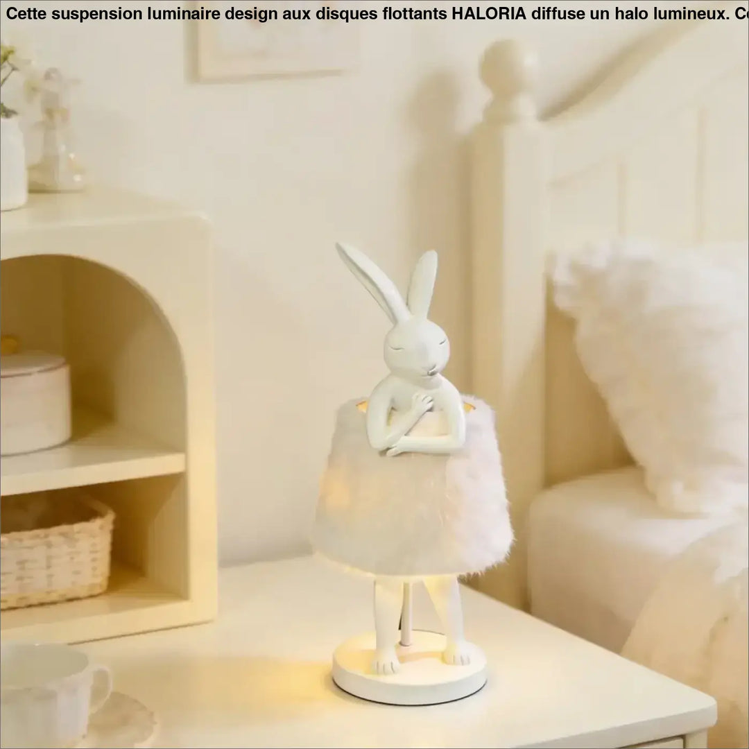 Lampe de table bunnya en céramique blanche en forme de lapin avec jupe en tulle blanc pour une table décorative plus qu’un objet décoratif