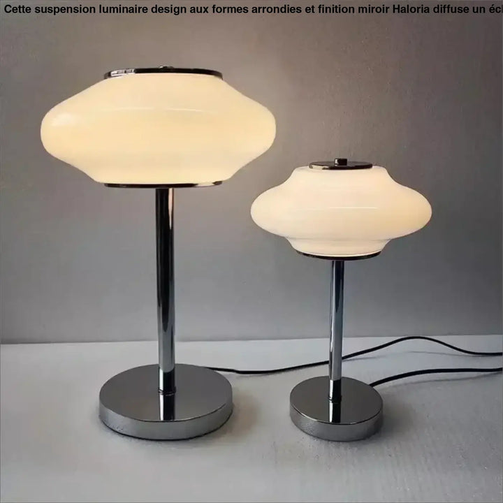 Deux lampes de table albr y en design vintage avec abat-jours en verre blanc opale finition chrome sleek