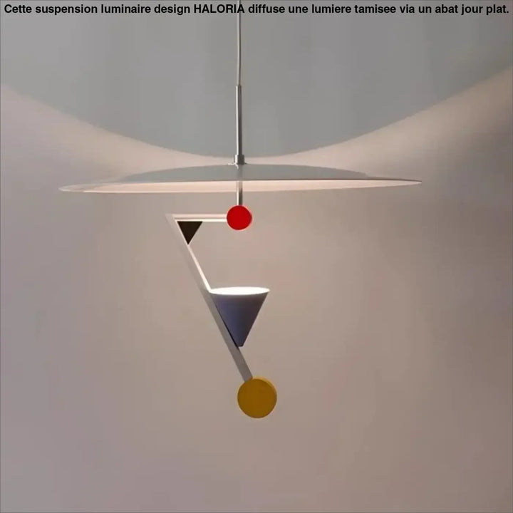 Suspension luminaire liora avec forme colorée circulaire et triangulaire en métal argenté design géométrique moderne