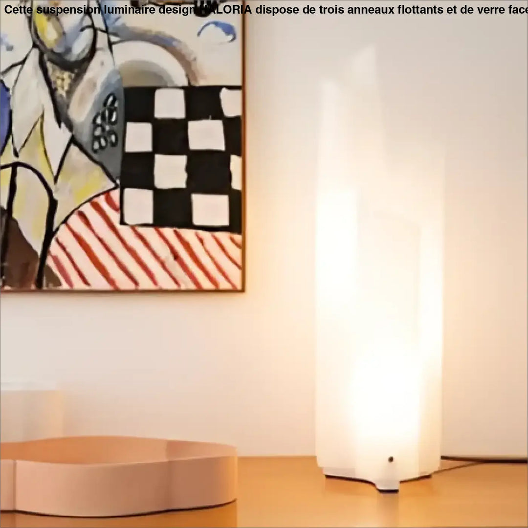 Lampe de table folda au corps translucide blanc aux lignes plissées diffusant une lumière douce et chaleureuse