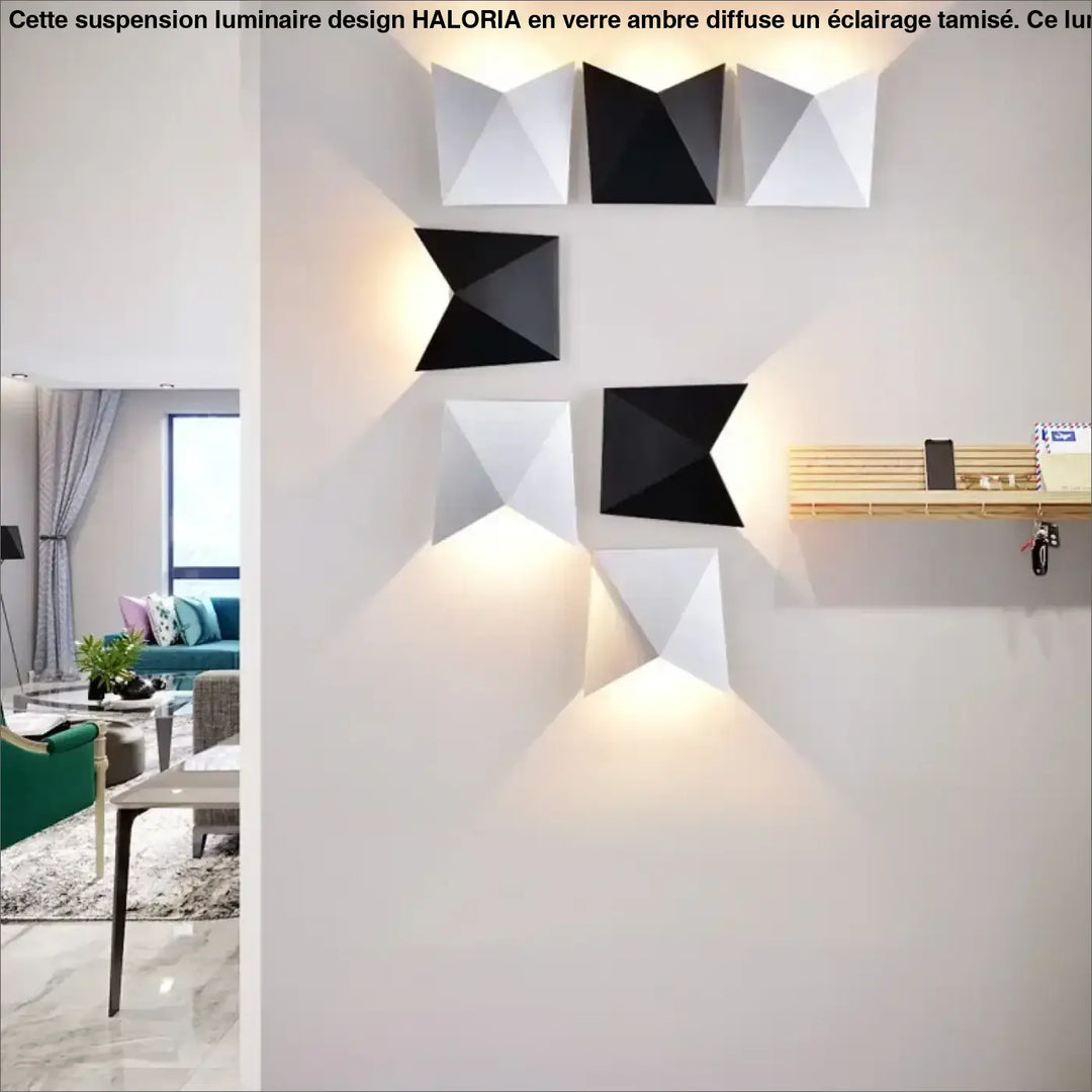 Applique murale origami noire et blanche avec design géométrique moderne et angulaire pour intérieur contemporain