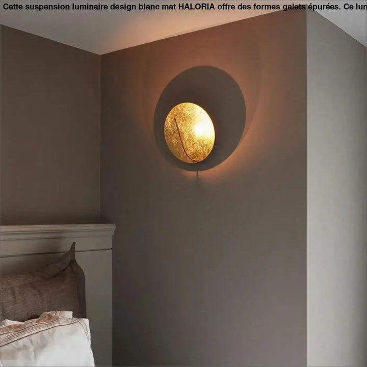 Applique Murale Design Ronde Dorée Effet Lune Élégante

