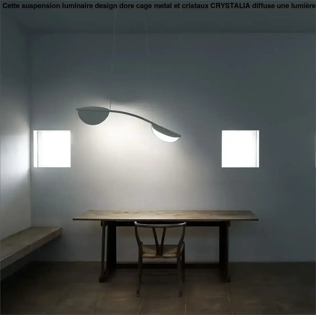 Luminaire design dore suspension avec double abat-jour semi-circulaire en métal et cristaux, style moderne minimaliste