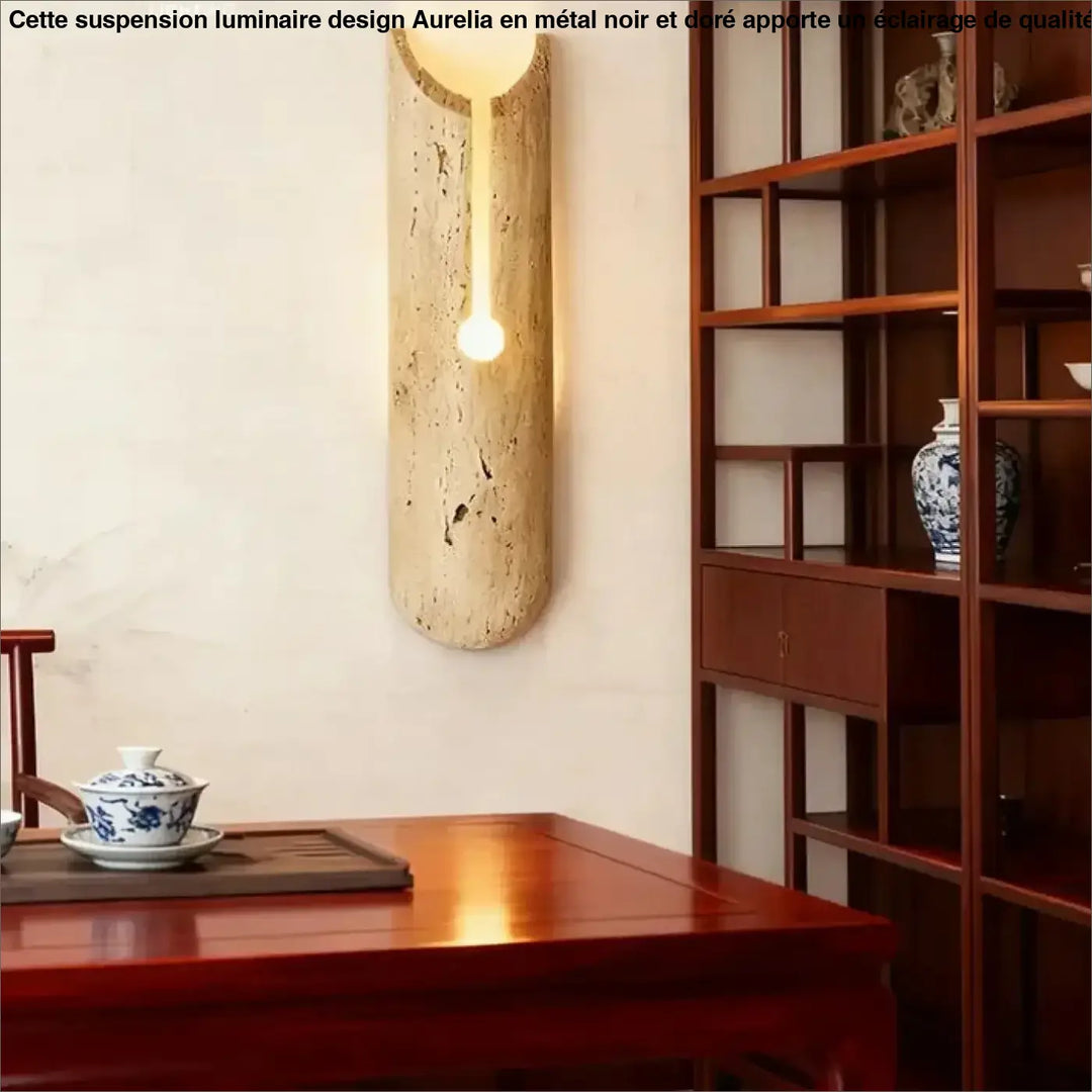 Luminaire design élégant aurelia avec applique murale incurvée en pierre naturelle texturée et ampoule lumineuse unique