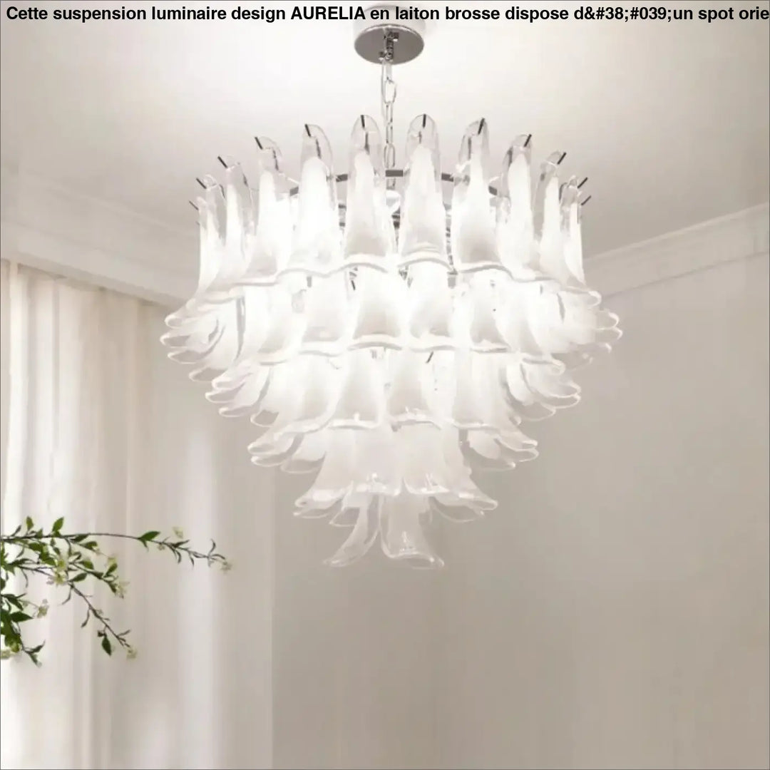 Suspension luminaire nymo en verre soufflé avec pétales blanches translucides en cascade pour une élégance intemporelle